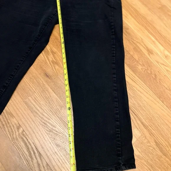 Women's Size 22W Bandolino MANDIE Black Straight Leg Jeans GUC - Picture 5 of 7